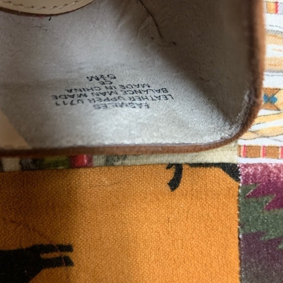 Enzo angiolini smiles suede platform pumps - Picture 7 of 7